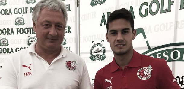 Rinat Bilyaletdinov together with his new defender Guillermo Cotugno.